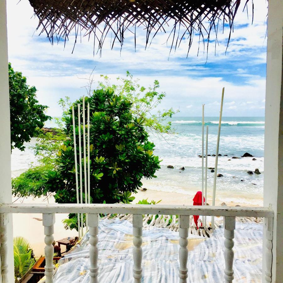 Surf Bar Mirissa Otel Dış mekan fotoğraf