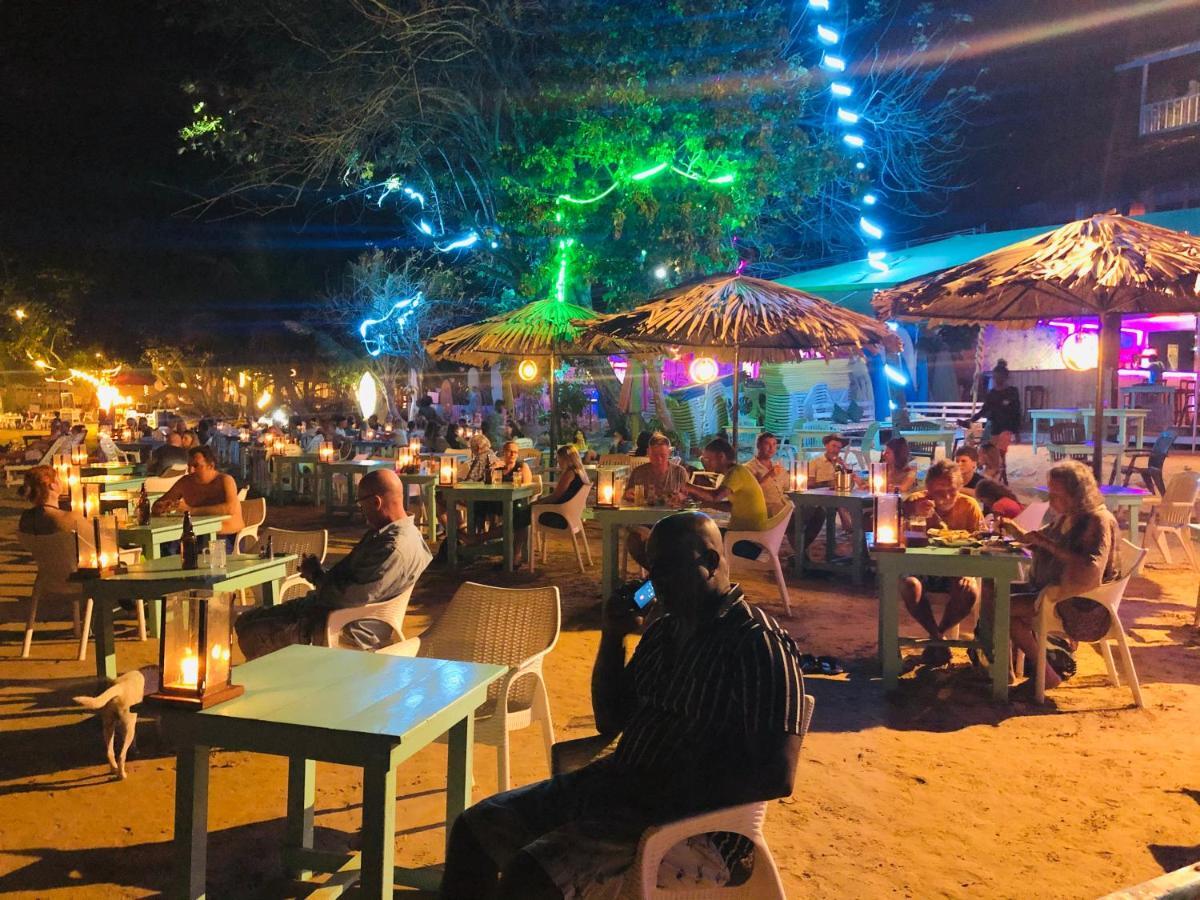 Surf Bar Mirissa Otel Dış mekan fotoğraf